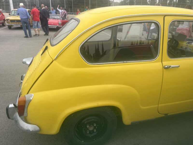 SEAT 600