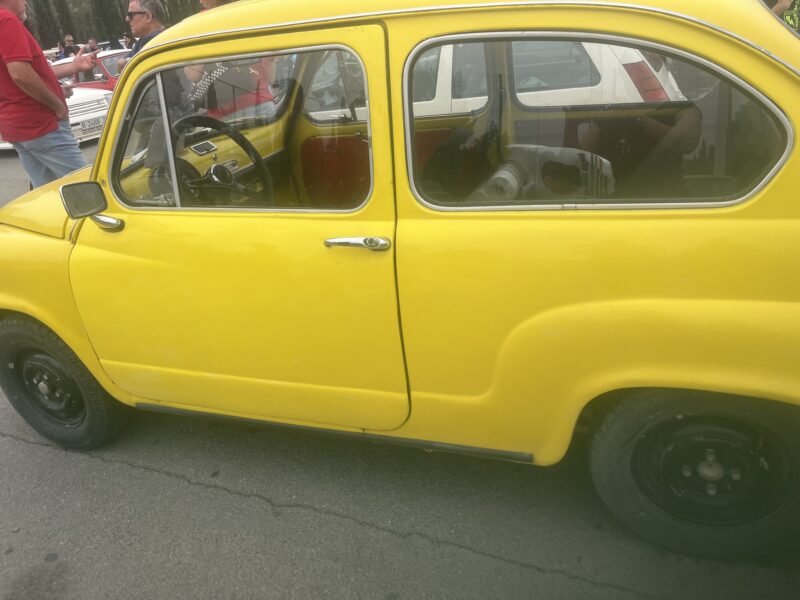 SEAT 600