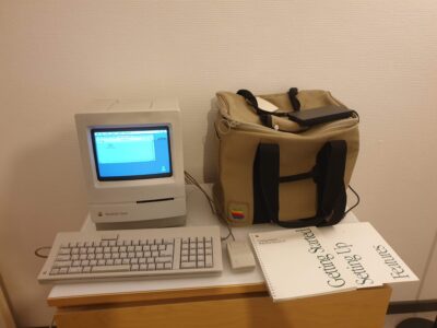 Macintosh Classic 1990