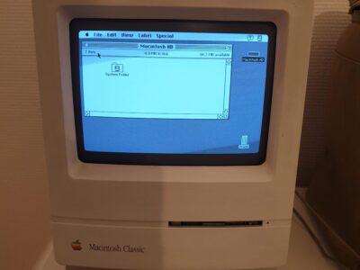 Macintosh Classic 1990