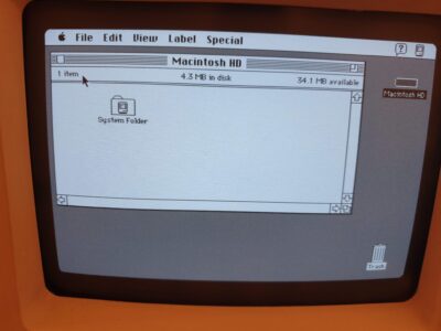 Macintosh Classic 1990