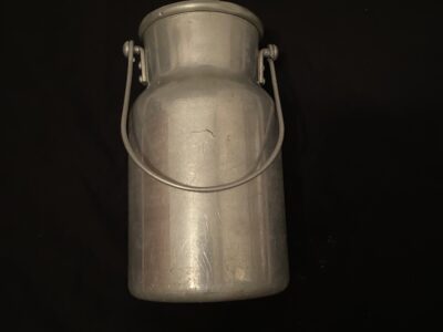 Lechera de aluminio