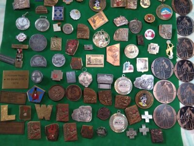 Lote de medallas e insignias deportivas suizas