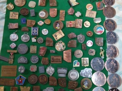 Lote de medallas e insignias deportivas suizas