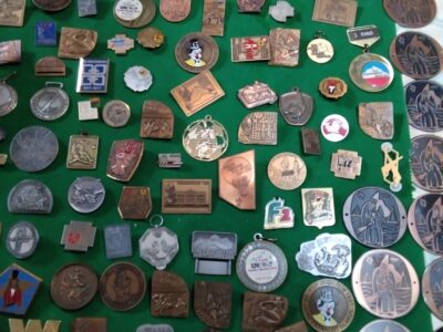 Lote de medallas e insignias deportivas suizas