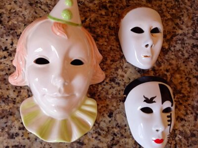 Lote de máscaras de porcelana para colgar