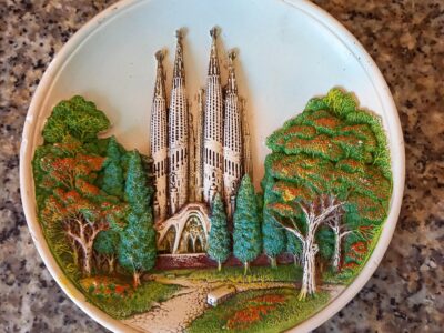 Plato en relieve Sagrada Familia Barcelona